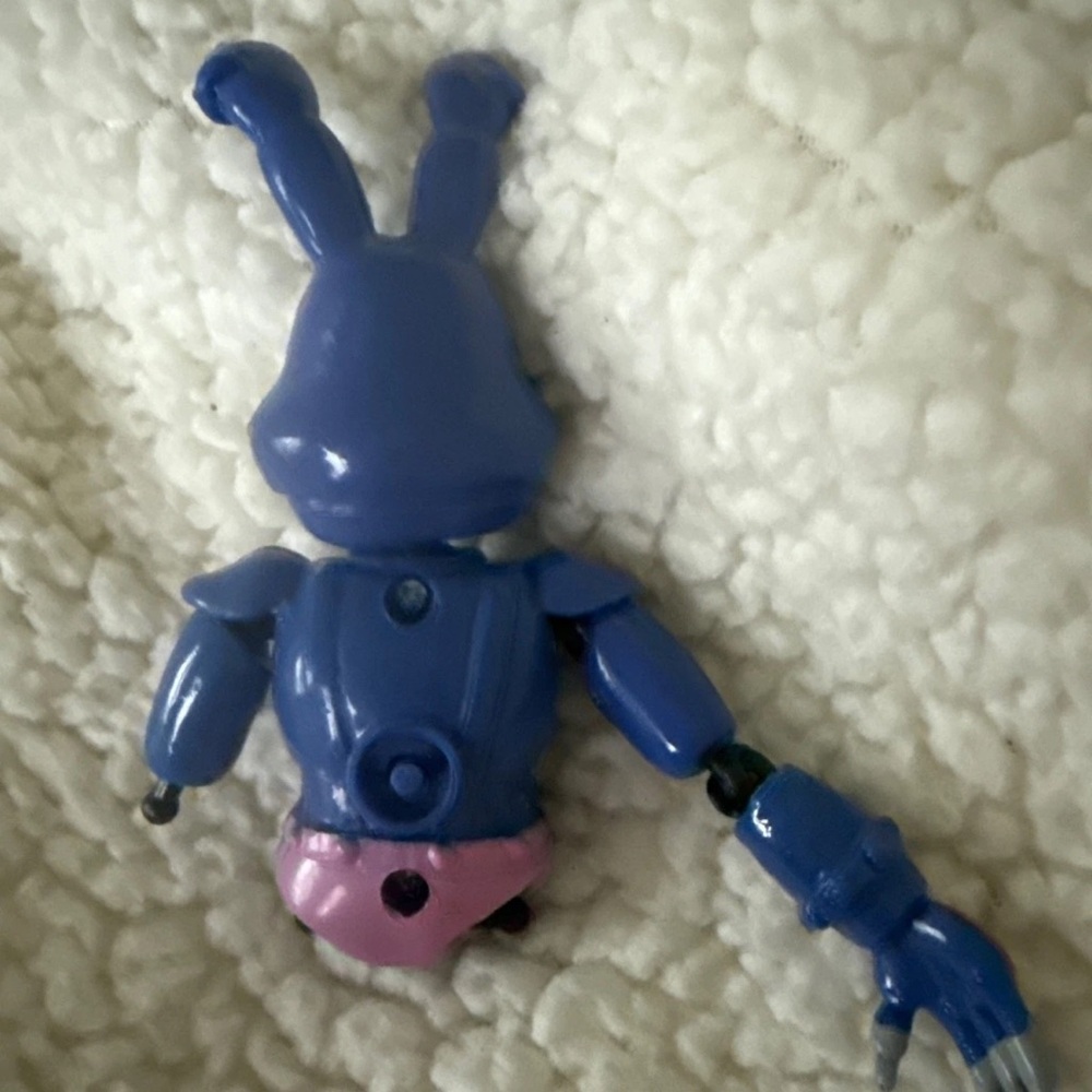 Funko Five Night At Freddy's GLAMROCK BONNIE 6" Action Figure for parts set of 2 - Picture 2 of 7